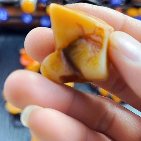 田黄石我**婆银裹金田黄原石