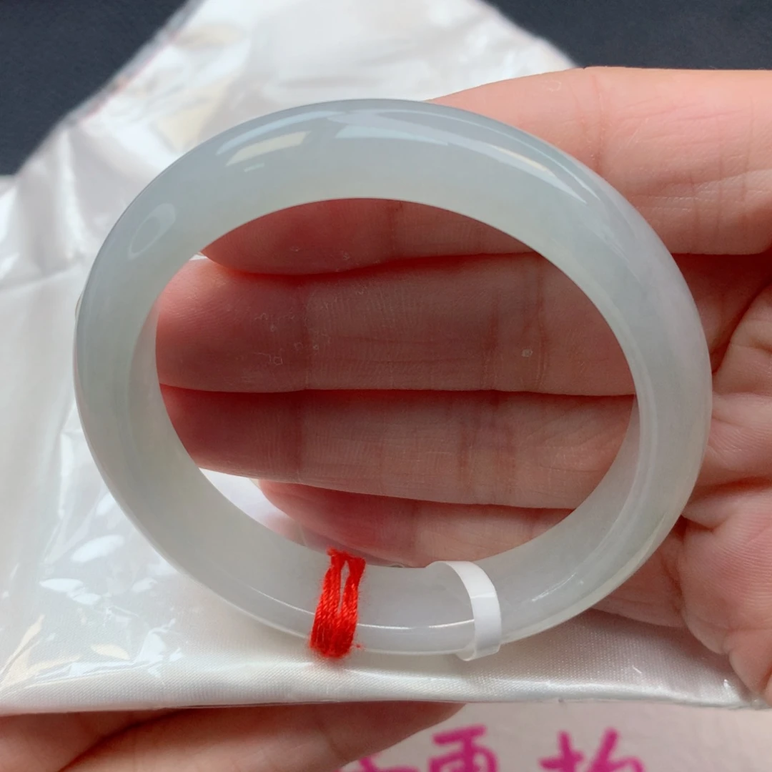 翡翠未镶嵌手镯51.7圈细糯冰起胶浅绿底完整推荐