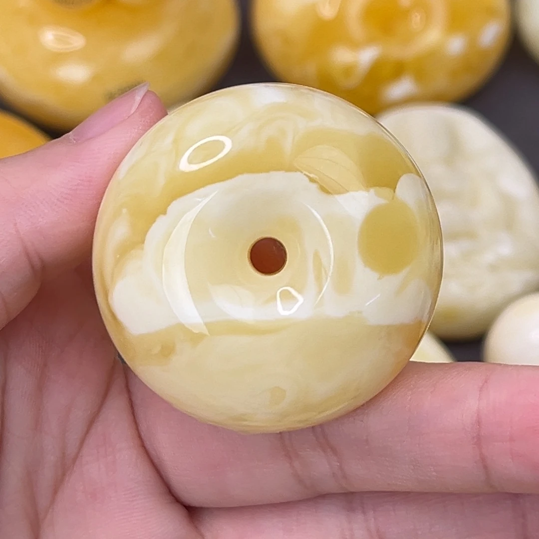 未镶嵌琥珀裸石妖花扣子