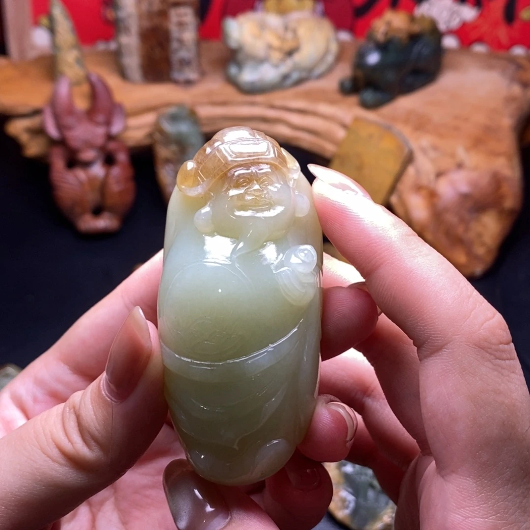 大***东未镶嵌岫岩老玉（透闪石质玉）把件