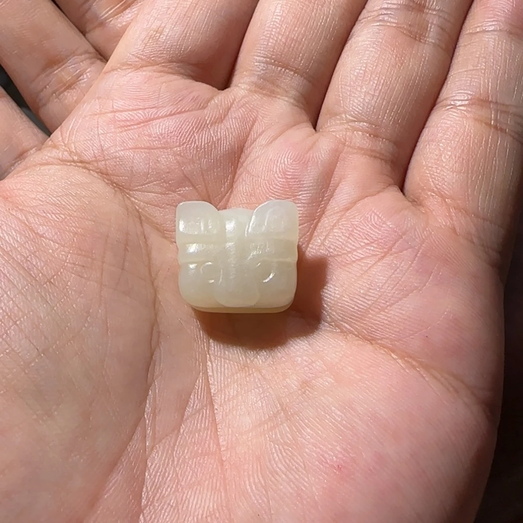 谷***成和田玉未镶嵌挂件