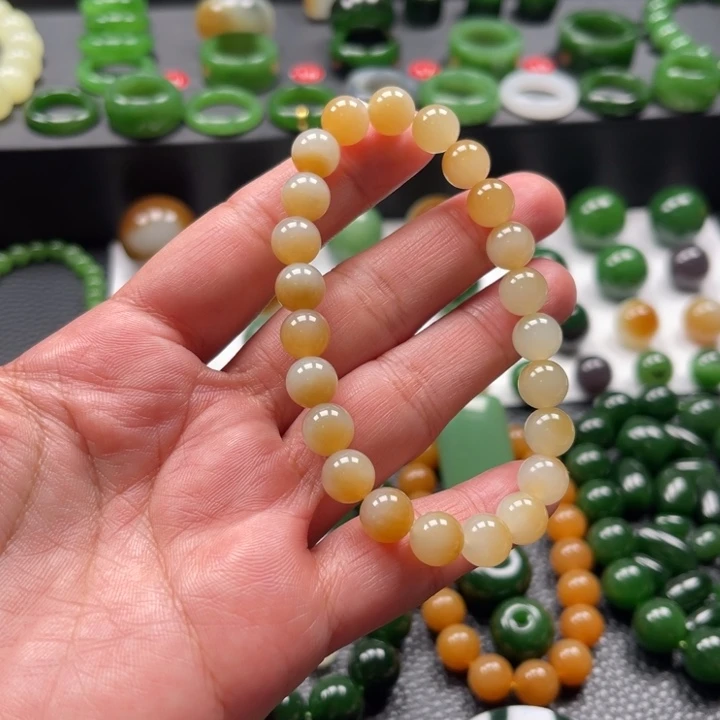 颈饰未镶嵌和田玉（糖玉）