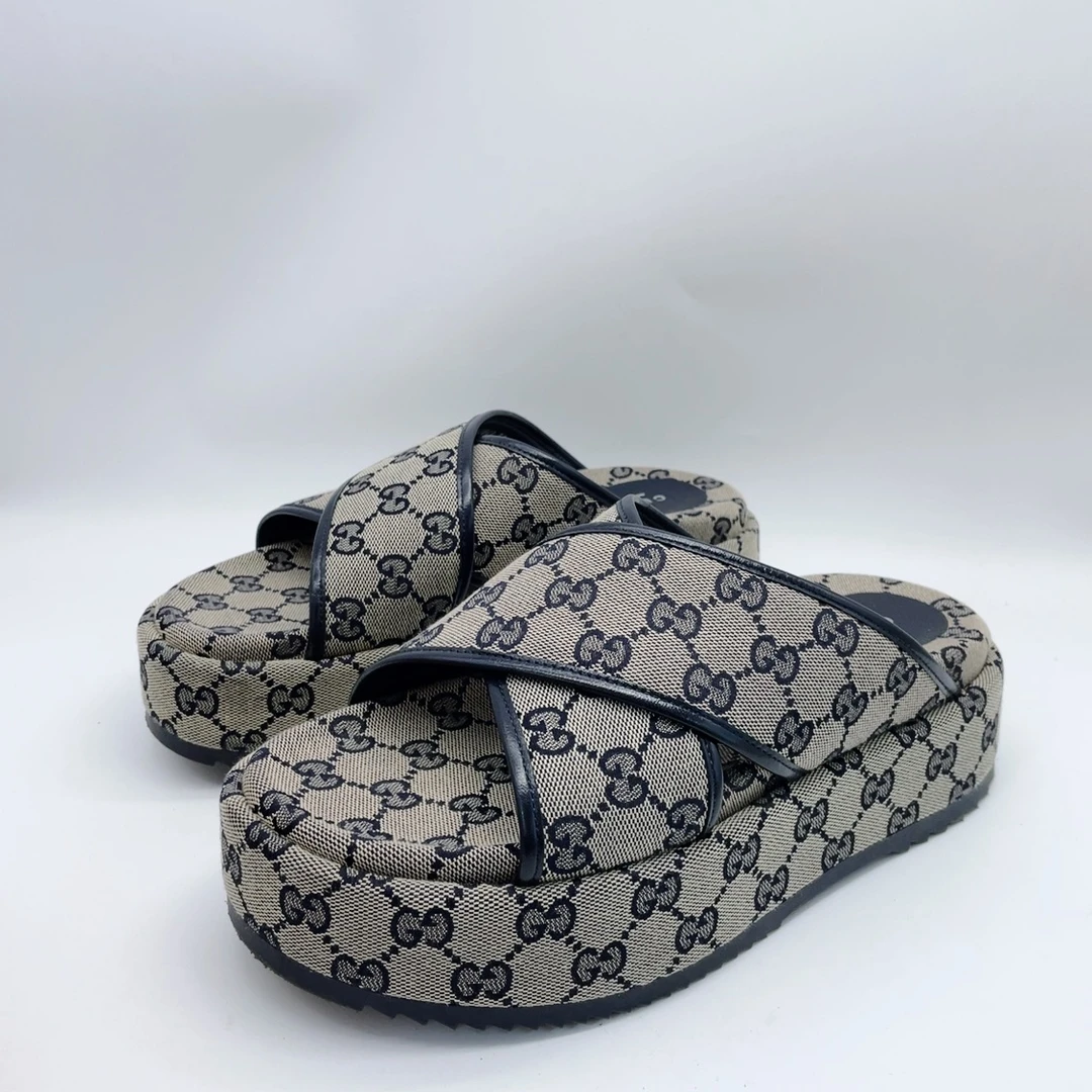 95新 GUCCI/古驰 38码 女士灰色老花交叉厚底拖鞋my033