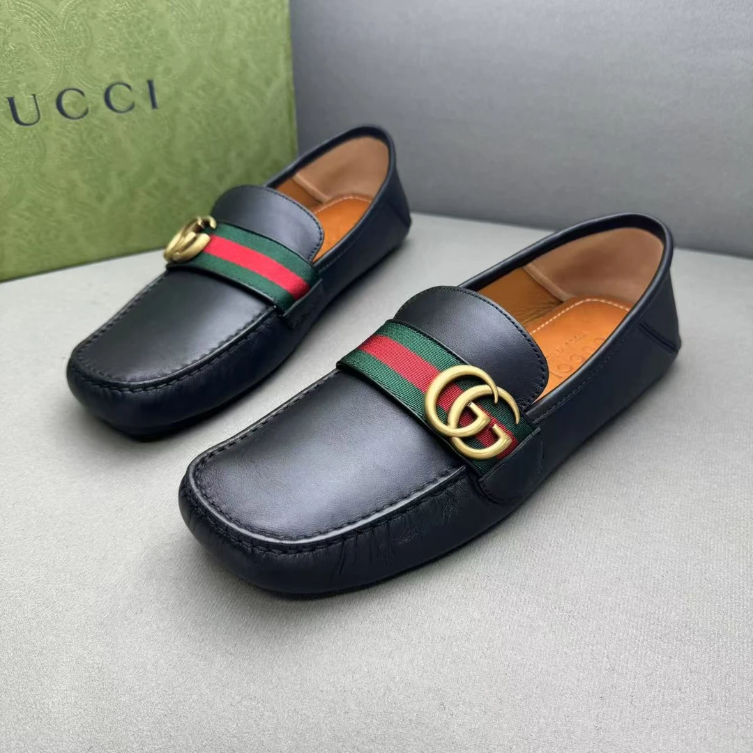 未使用 GUCCI/古驰 黑色皮革金扣logo时尚百搭豆豆鞋 39码