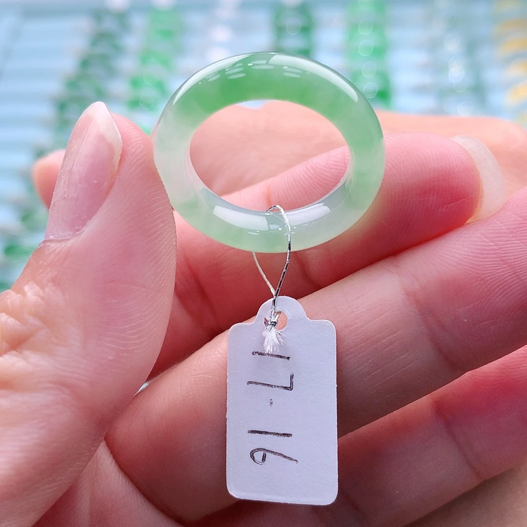 翡翠戒指未镶嵌女**人A货缅甸翡翠