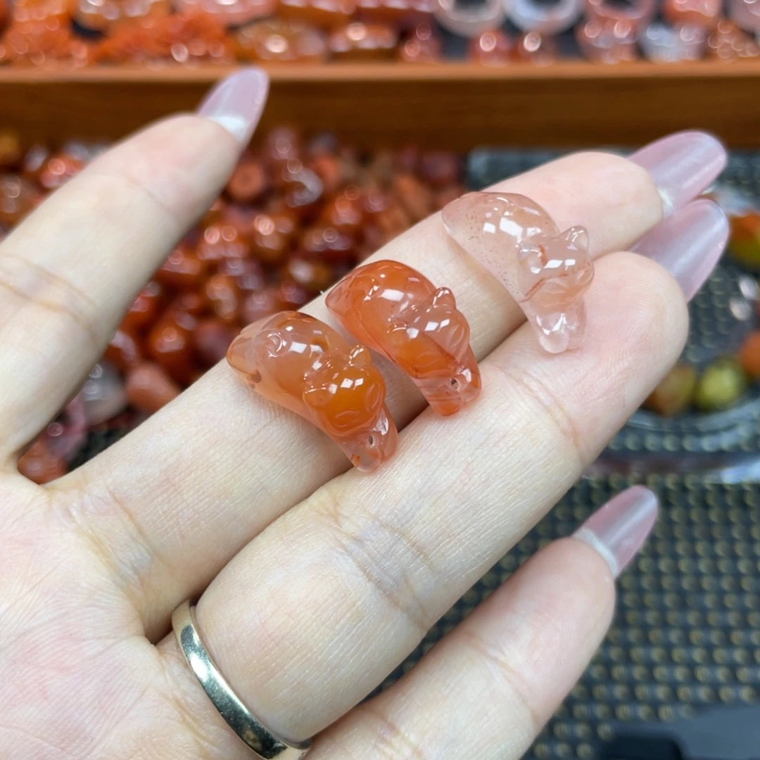 南红玛瑙未镶嵌颈饰趴趴猫