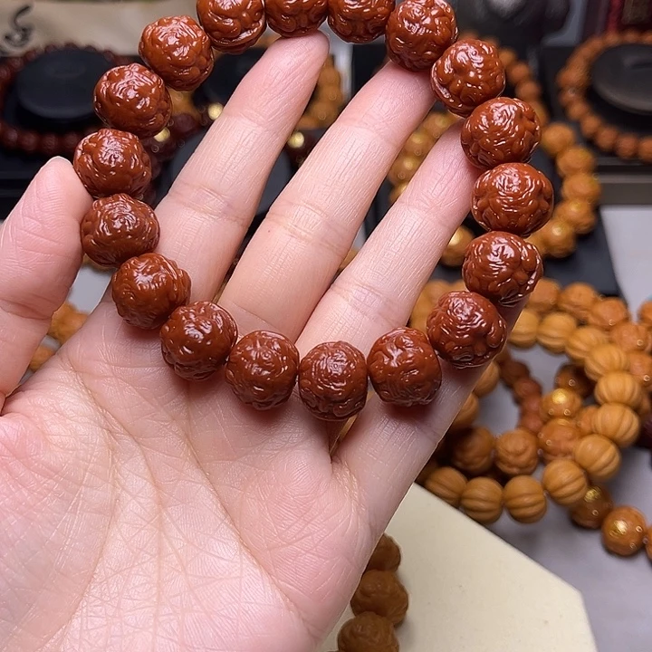 猴头核桃吊坠红金蟾