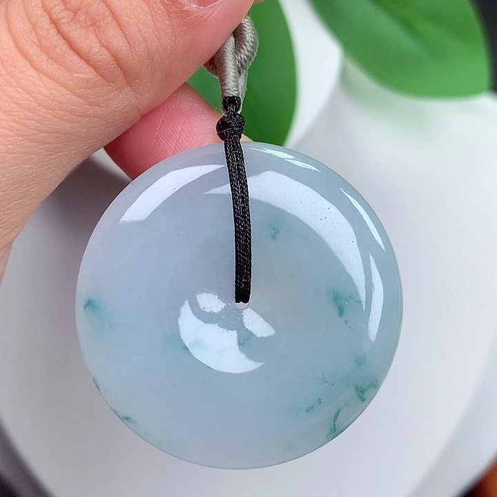 颈饰未镶嵌翡翠平安扣 35.9x5.9mm