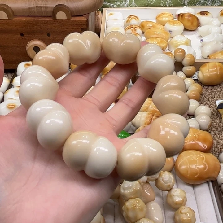 菩提根/象牙果手串11.19.26万象牙果溏心屁桃爱心微瑕