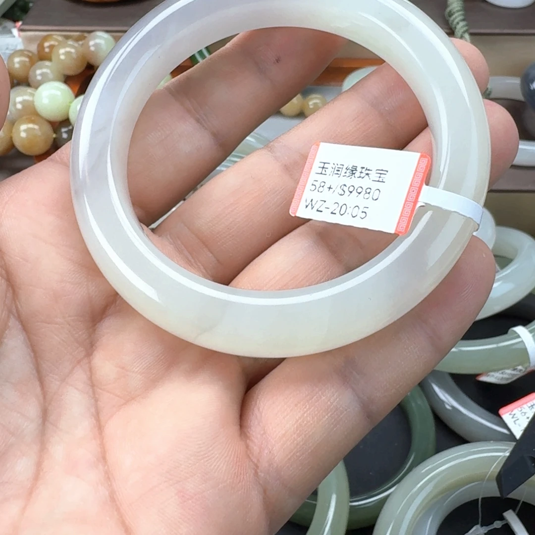 和田玉（糖玉）未镶嵌手镯