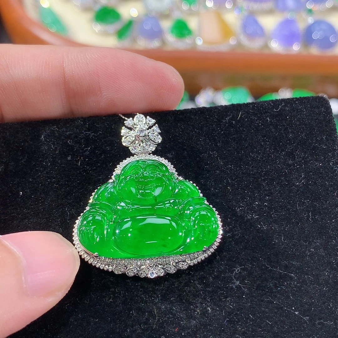 翡翠18K金镶嵌颈饰