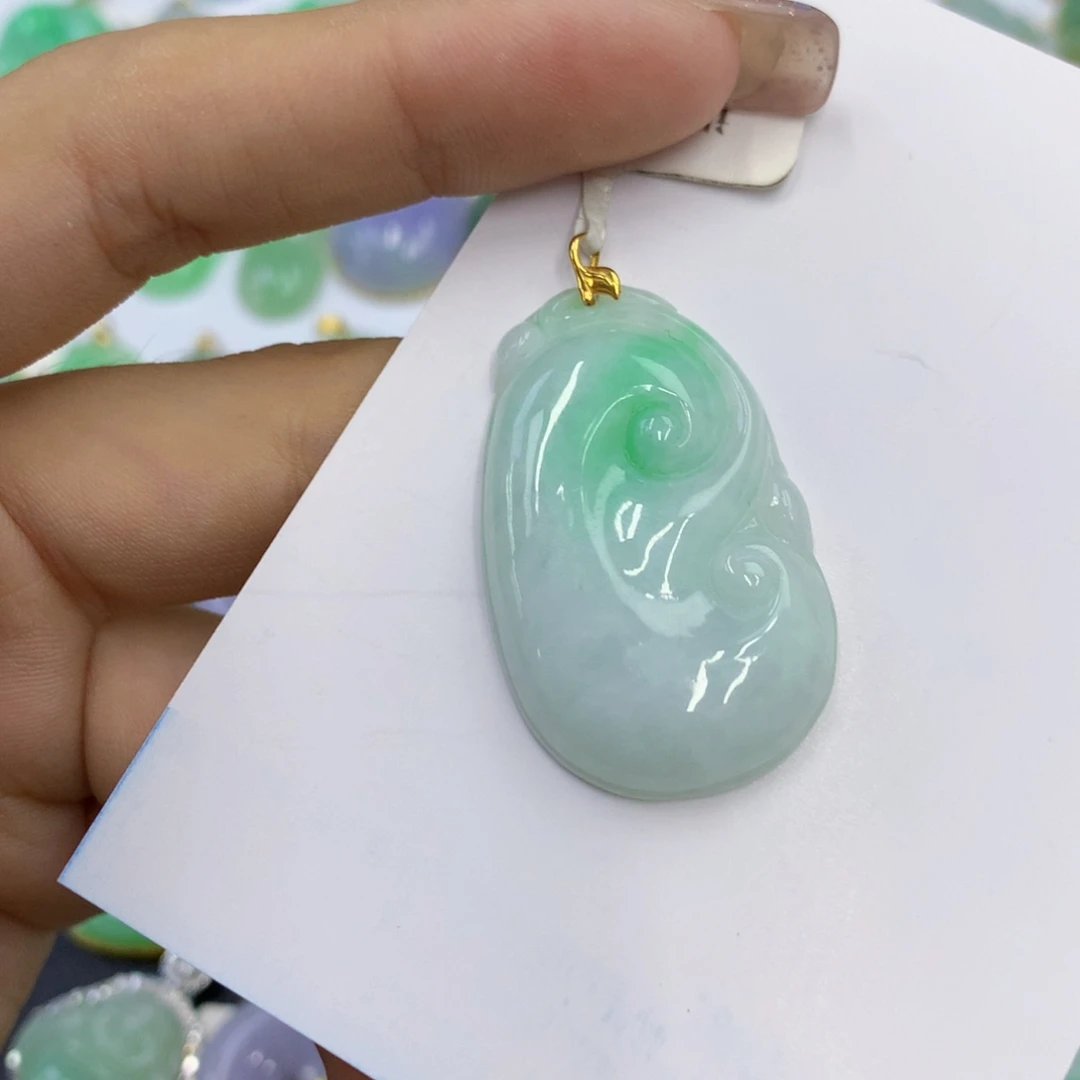 翡翠18K金镶嵌颈饰翡翠