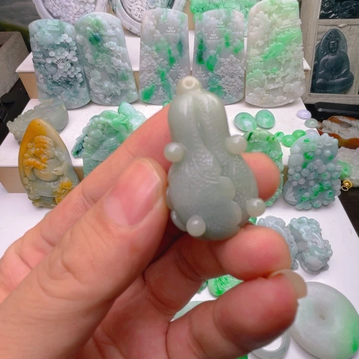 翡翠未镶嵌颈饰翡翠