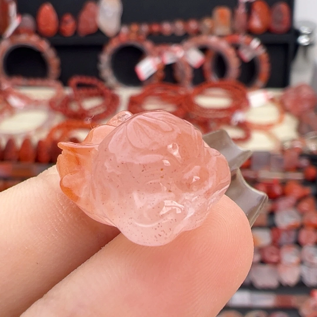 南红玛瑙未镶嵌颈饰飞天貔貅