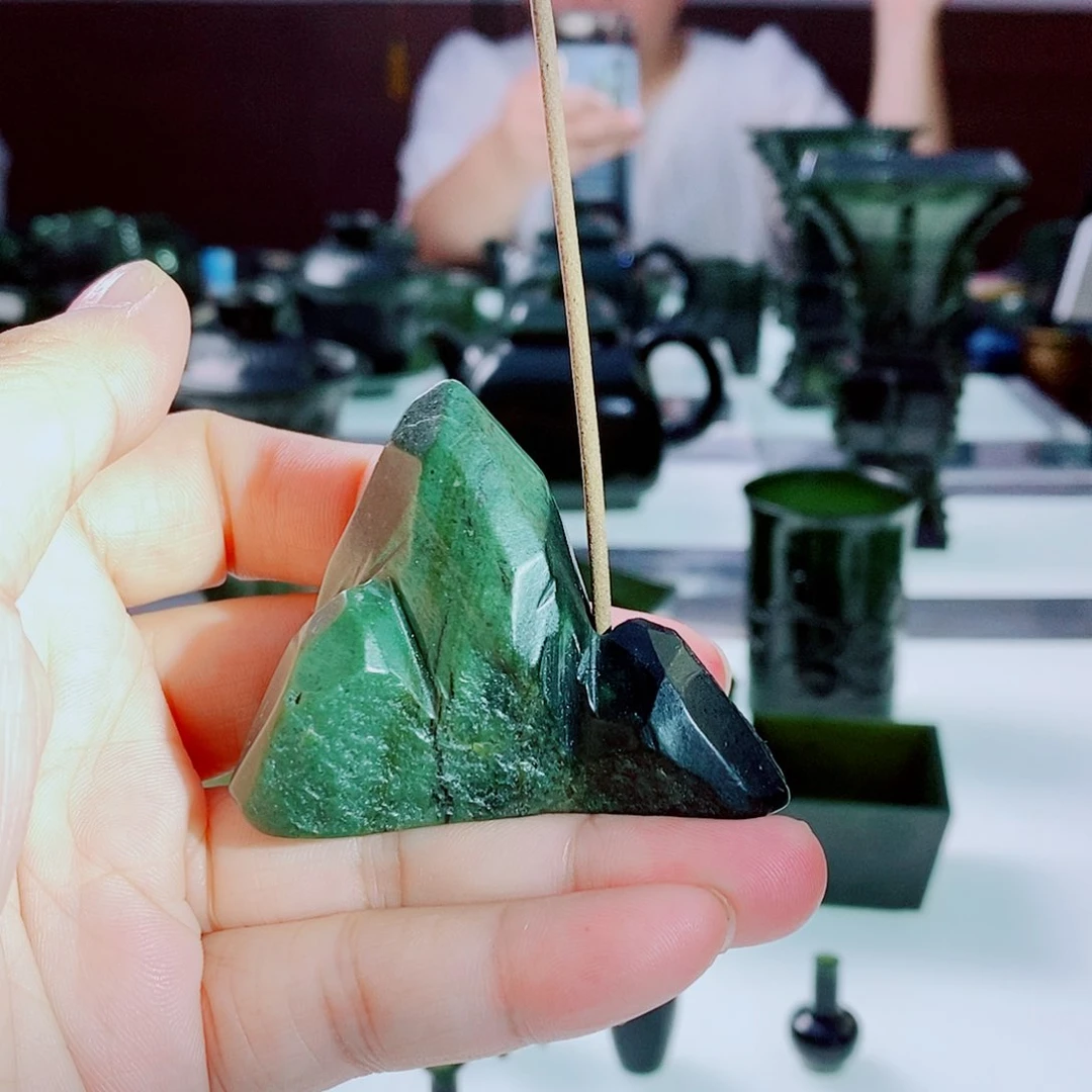 未镶嵌和田玉（青玉）摆件