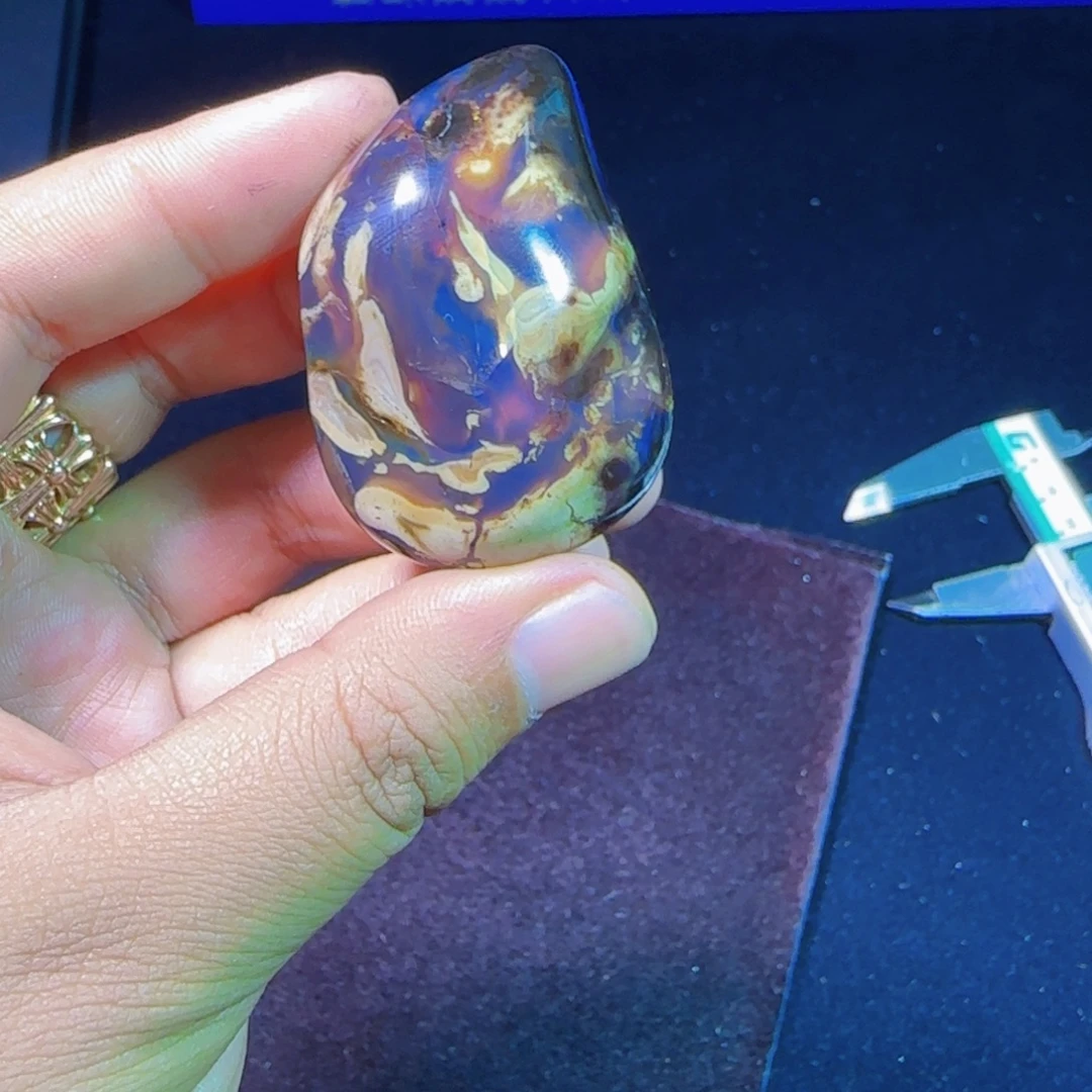 未镶嵌琥珀裸石琥珀