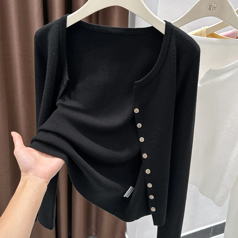 黑色短款宽松长袖披肩外套女秋季新款高档百搭薄款单排扣针织衫