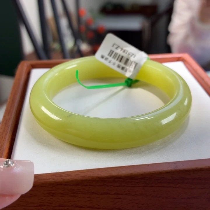 和田玉未镶嵌手镯54.6。10