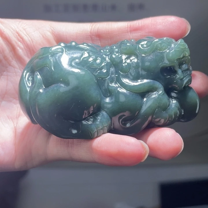 和田玉未镶嵌把件