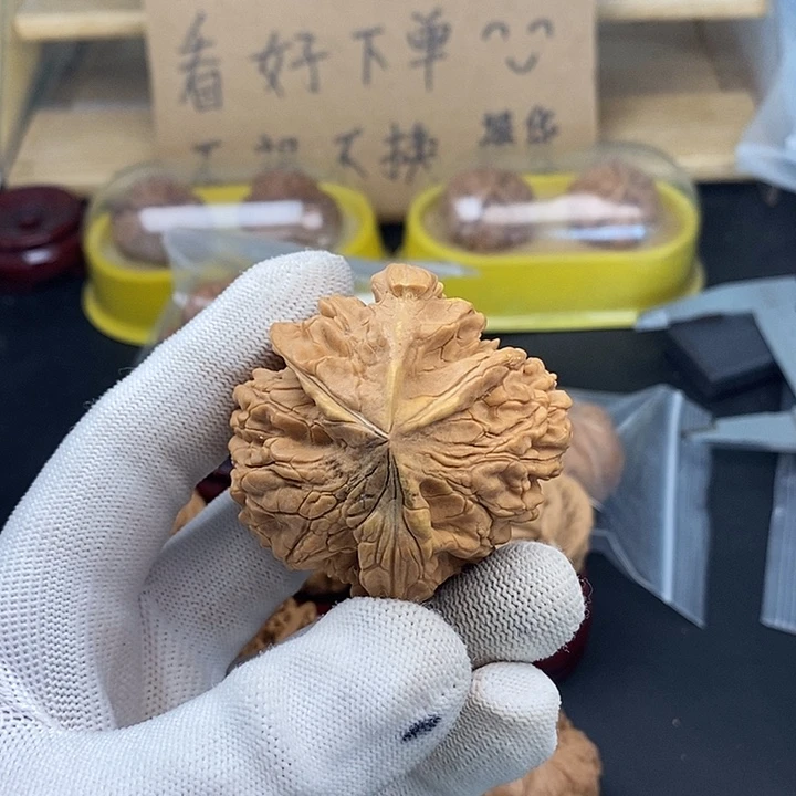 放***牛吊坠文玩核桃黄磕碰不退不换