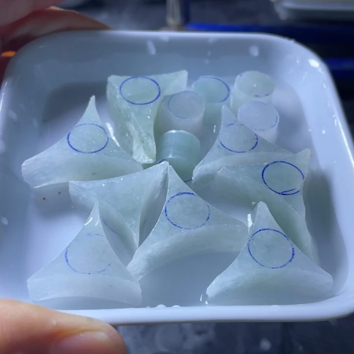用***3未镶嵌定制翡翠卡11珠子17颗