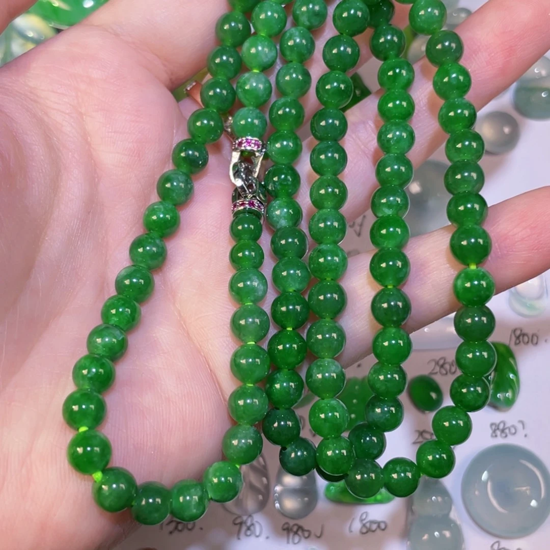 B***C翡翠未镶嵌颈饰裸石6