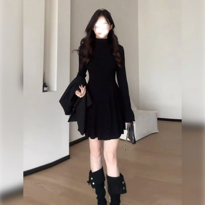 黑色修身法式高领连衣裙内搭打底裙子女秋冬喇叭袖高级感小黑裙