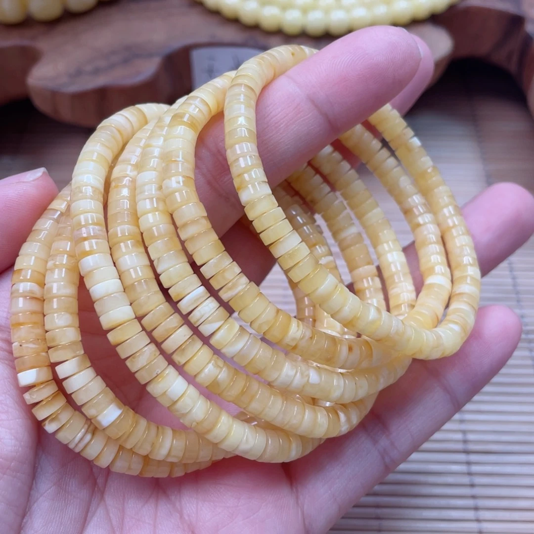 蜜蜡未镶嵌裸石多样性发其中一个