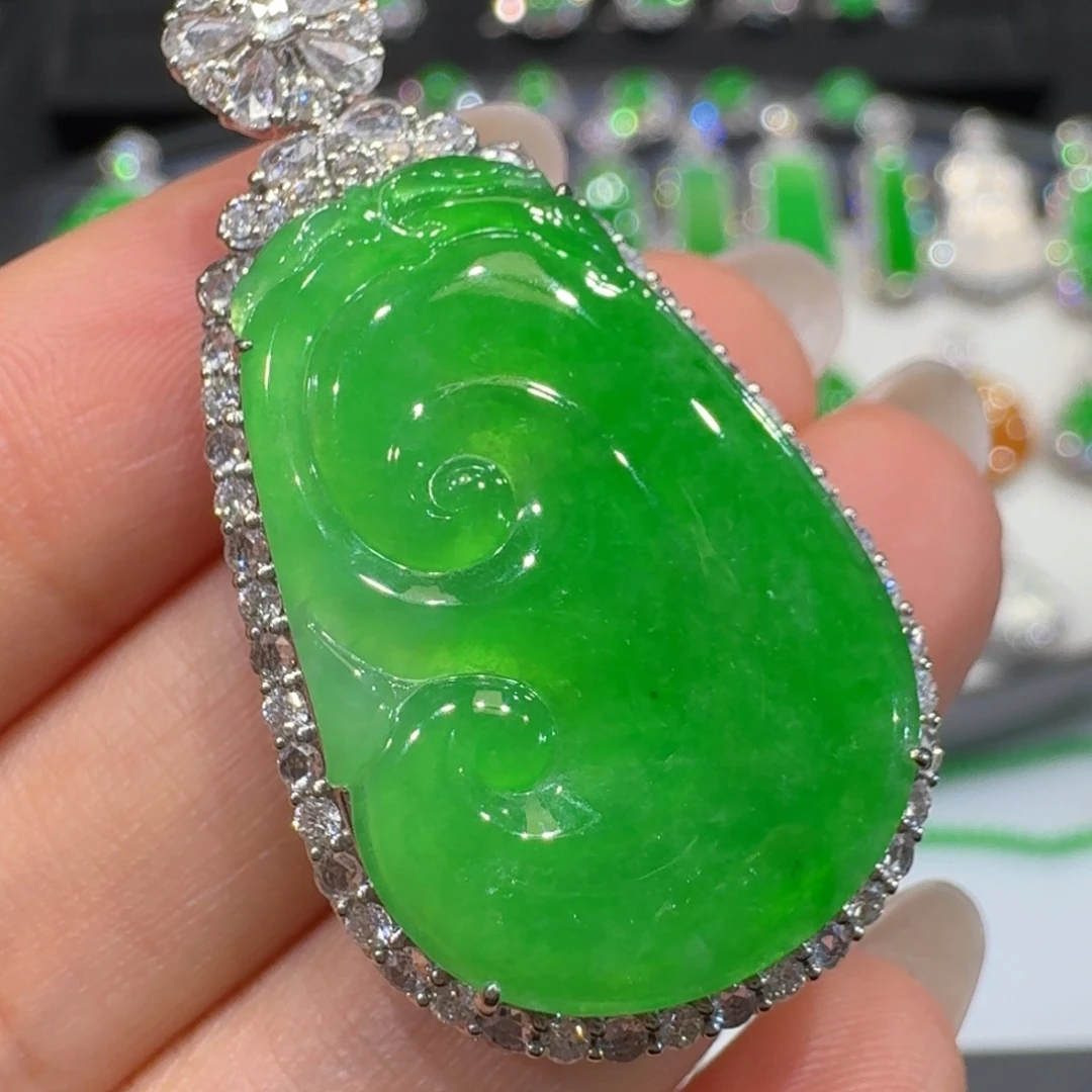 翡翠18K金镶嵌颈饰收到货48小时鉴赏期