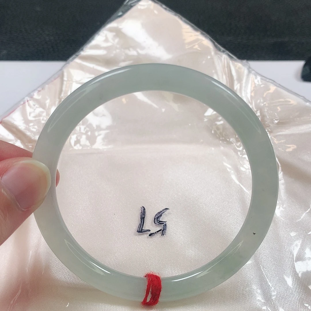 未镶嵌手镯（圆镯）翡翠301