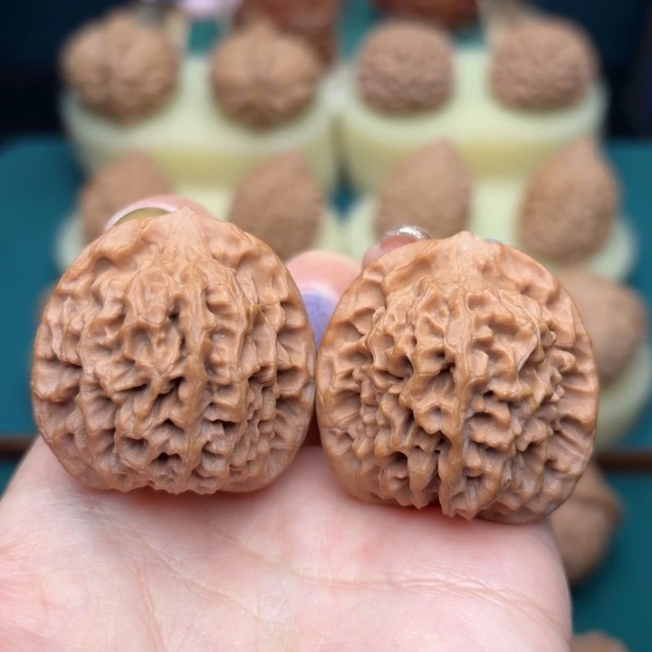 文玩核桃吊坠?全品秦闷