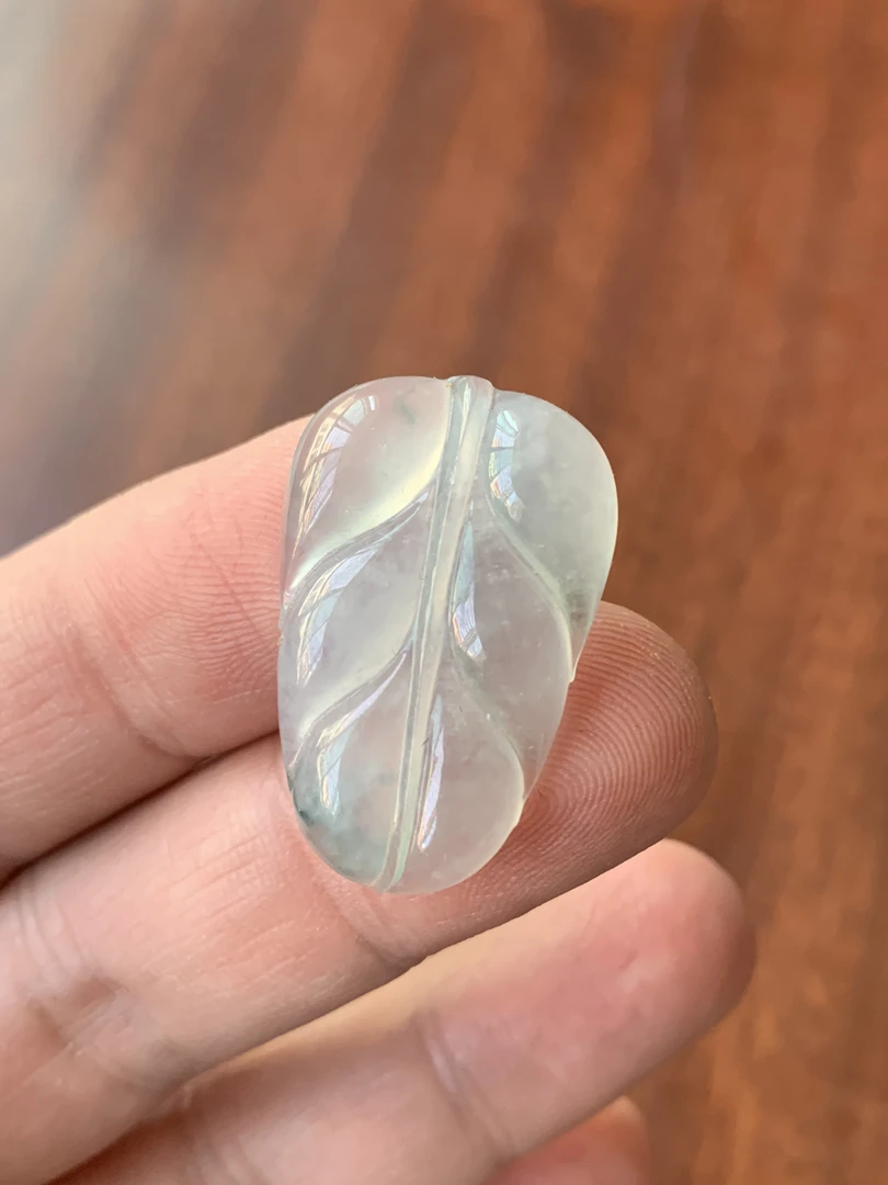 高冰种飘花树叶吊坠缅甸天然翡翠A货尺寸:30.7*19.7*5.5