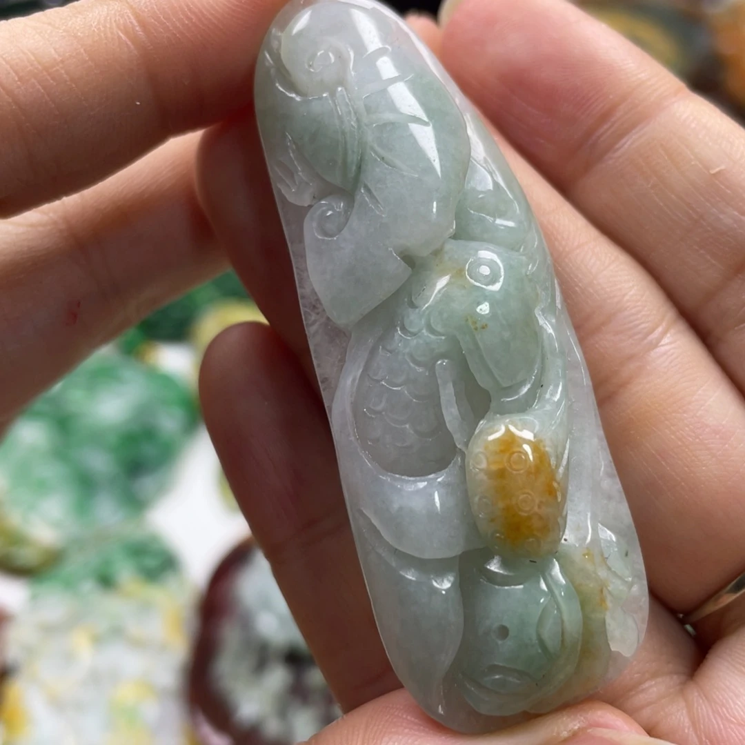 翡翠未镶嵌项圈牌子