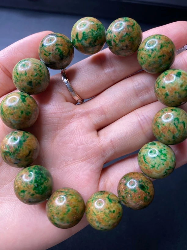 黄加绿老坑翡翠手串