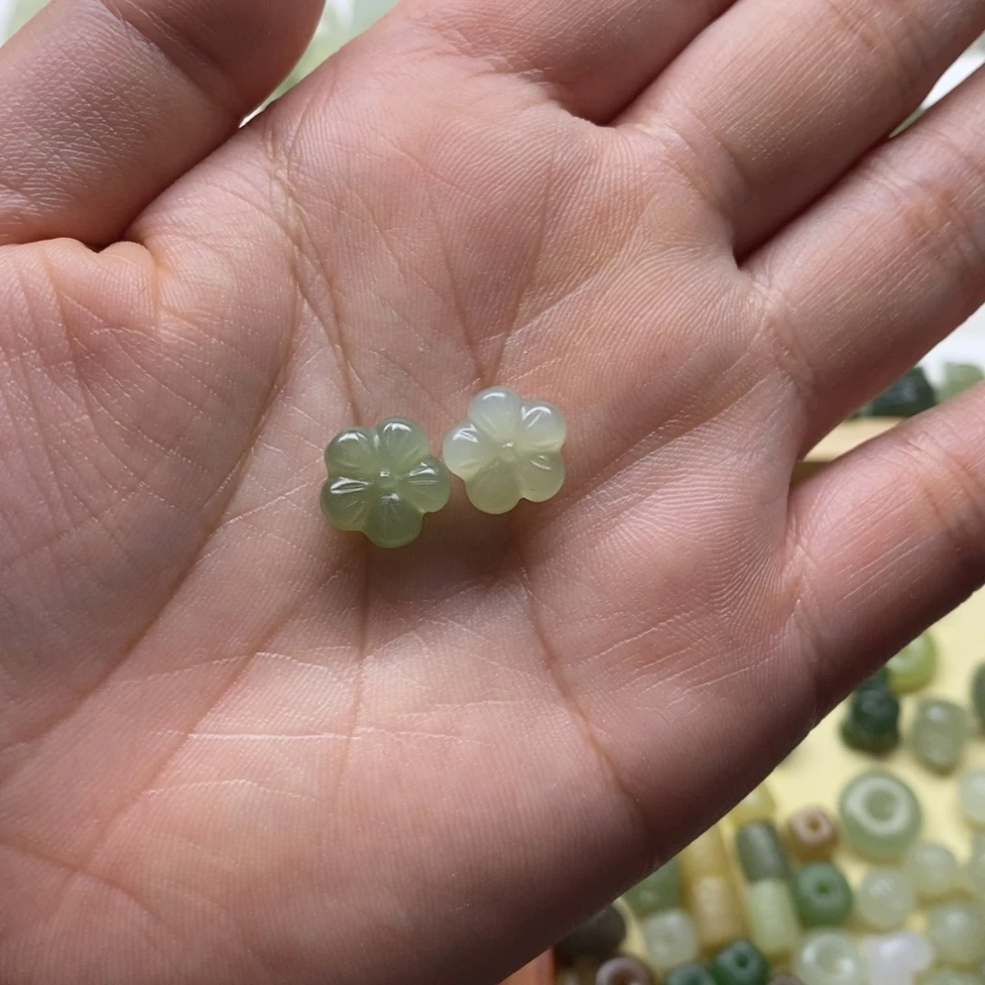 和田玉未镶嵌颈饰小*巴