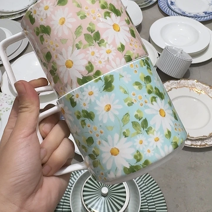 微瑕 骨瓷  杯子一对