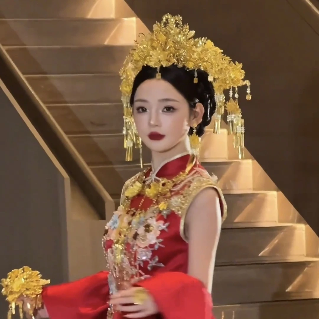 金色凤冠婚礼跟妆配饰新娘头饰仪式感拉满黄金色首饰0910
