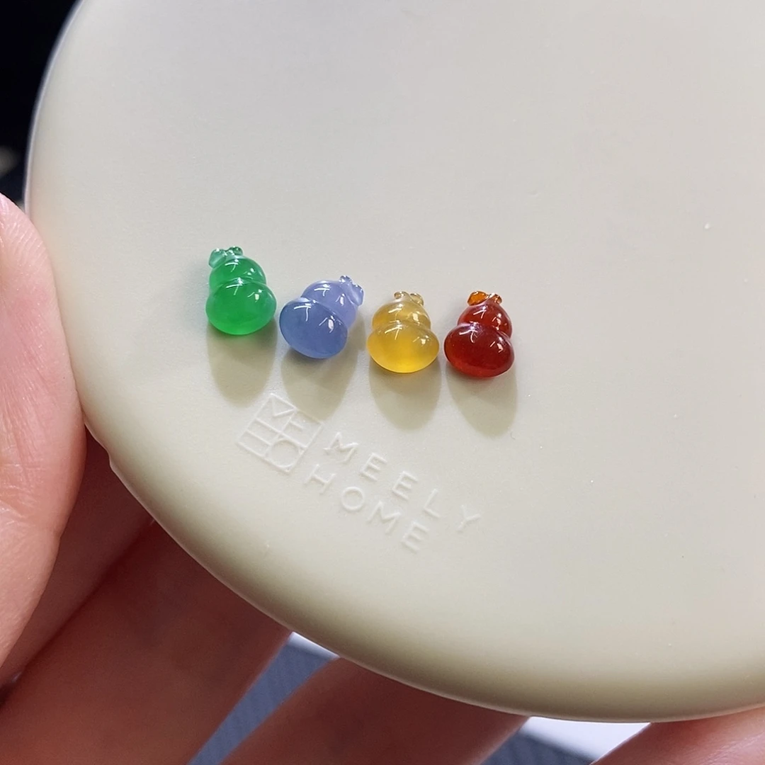 翡翠挂件未镶嵌小葫芦