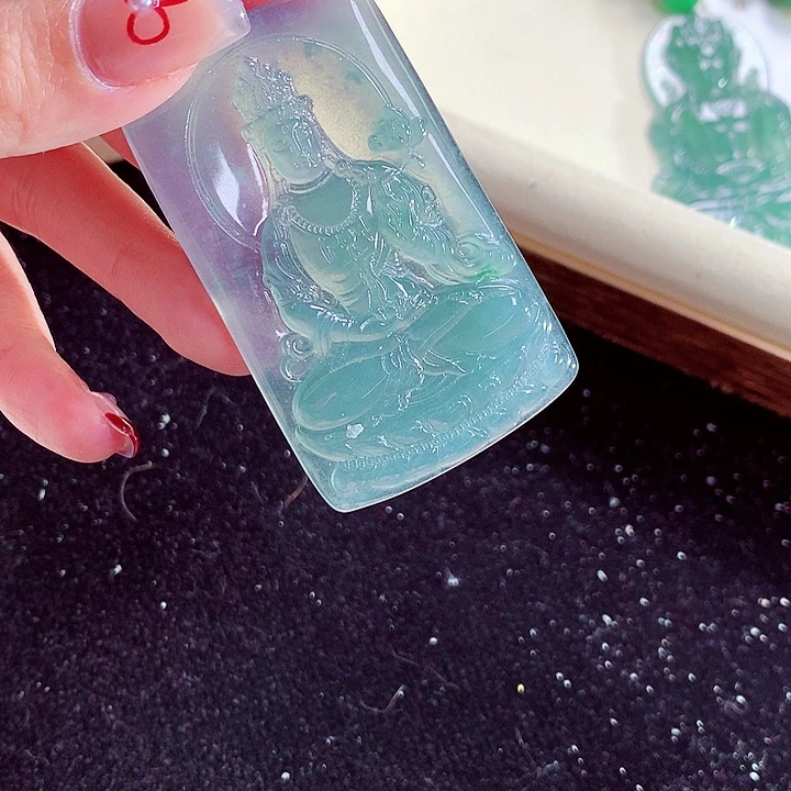 翡翠颈饰未镶嵌天然