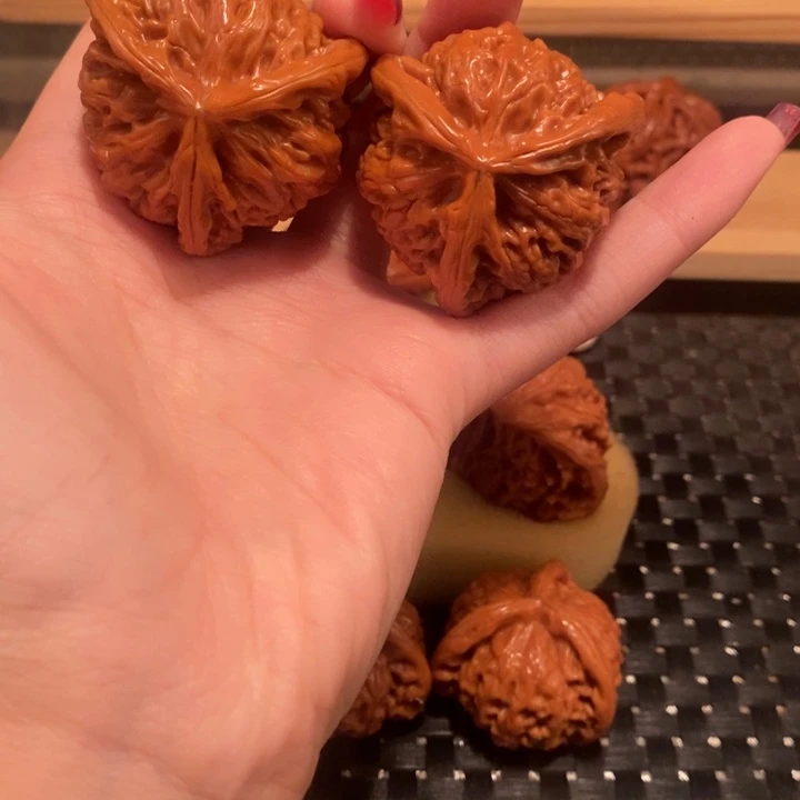 文玩核桃吊坠传****)核桃。 宫灯。41尺