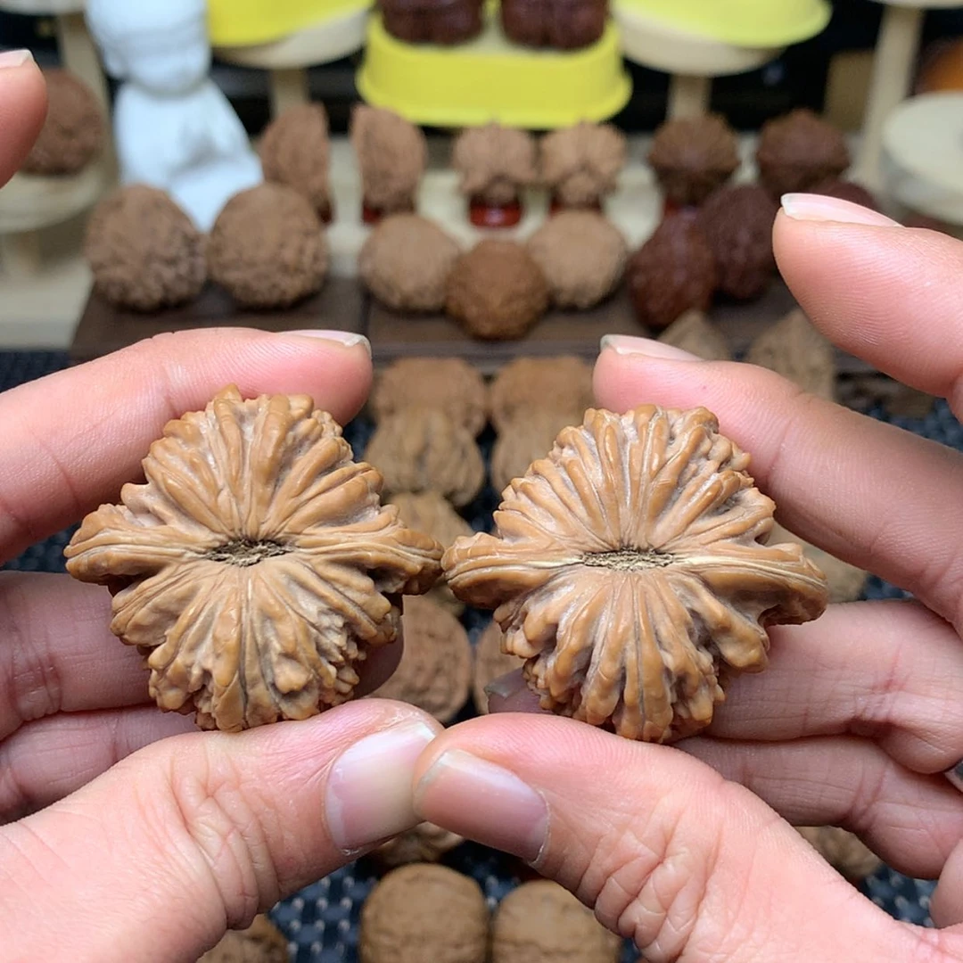 【闪购商品】文玩核桃把件厨***七全品山地四座楼狮子头精对45.5