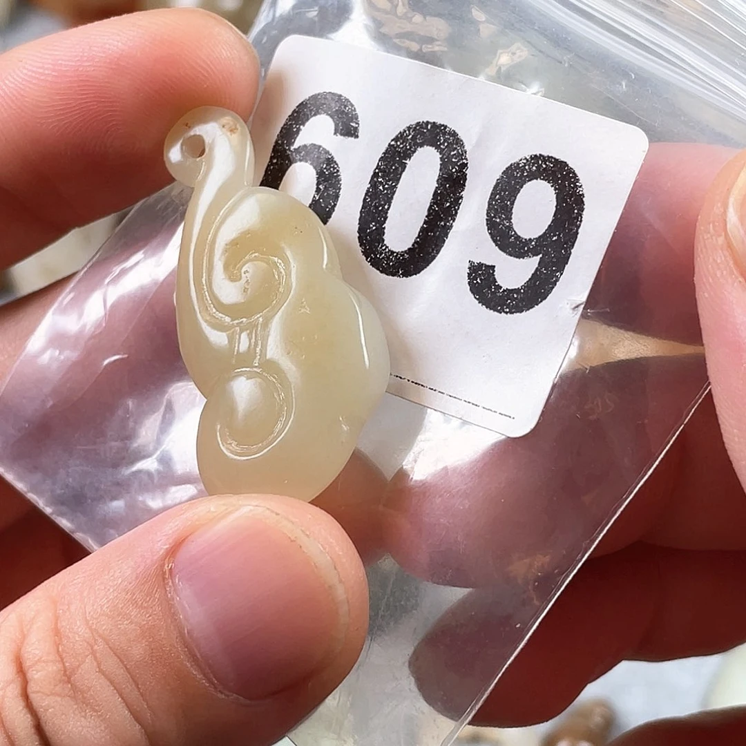 和田玉（糖玉）未镶嵌颈饰