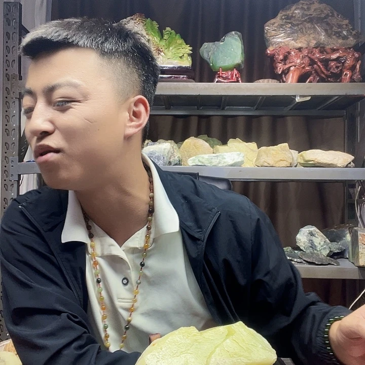沉***今蛇纹石玉未镶嵌珠宝奇石104
