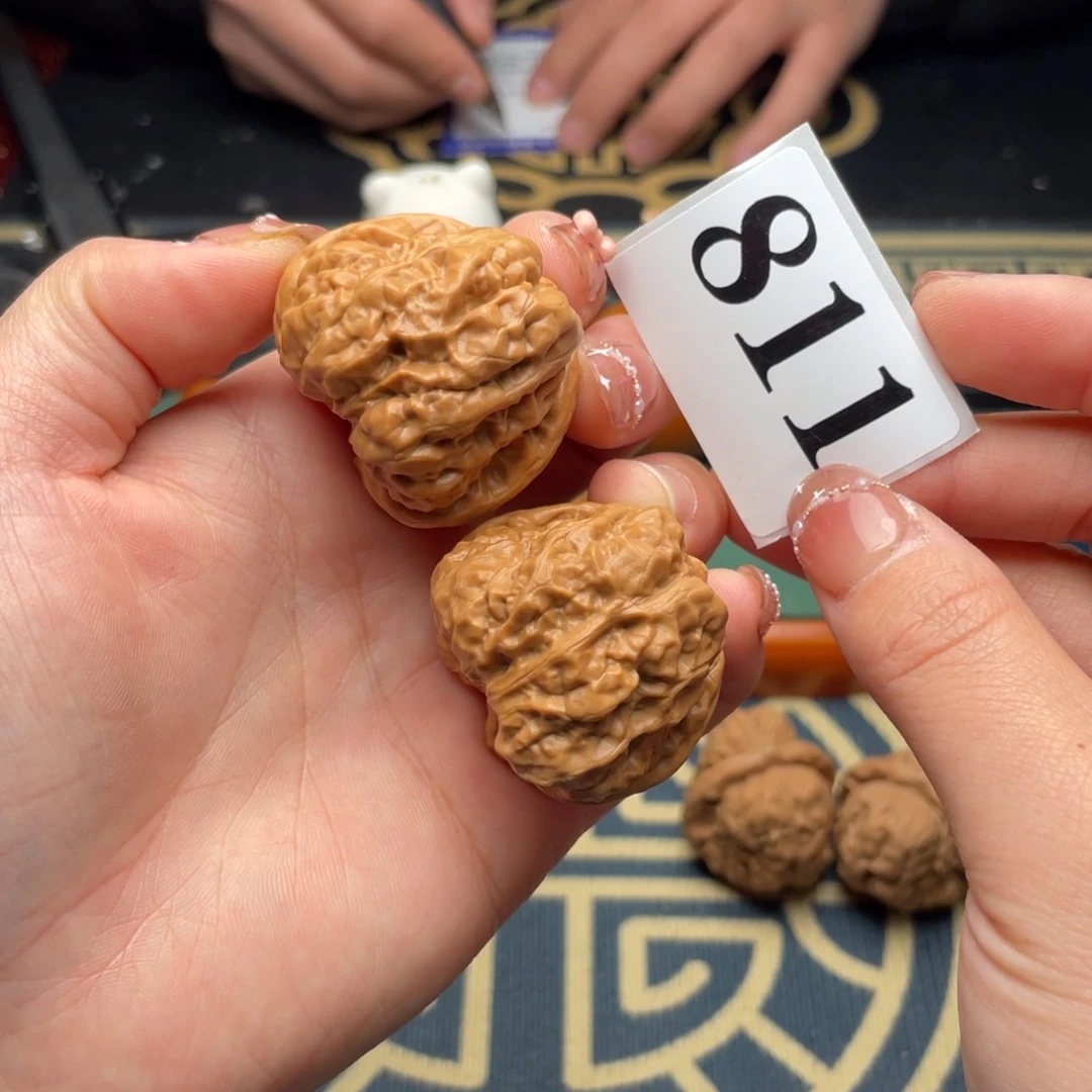 文玩核桃吊坠朴**哥37蛤蟆头811号