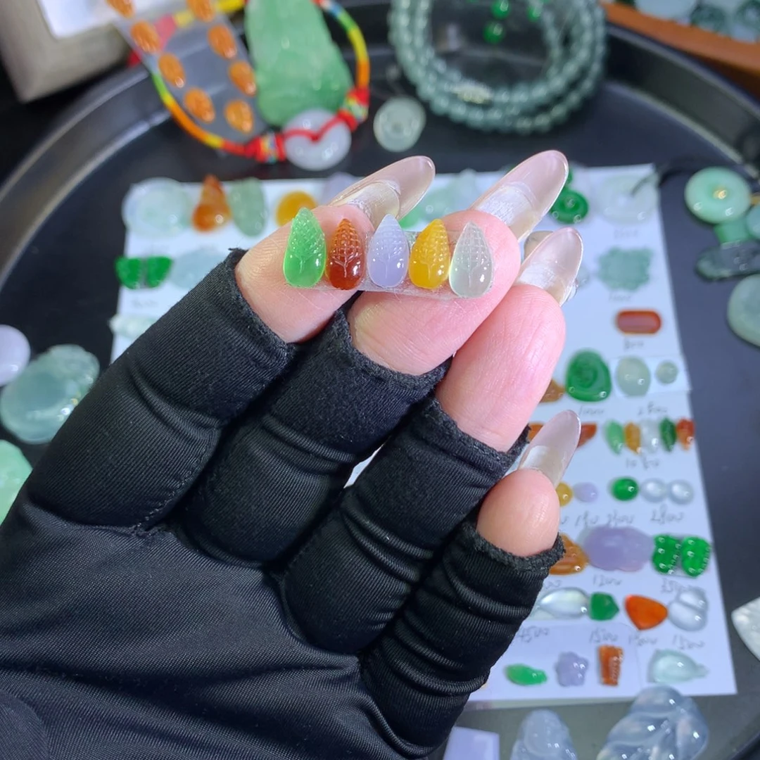 翡翠未镶嵌吊坠(不含链)五色玉米