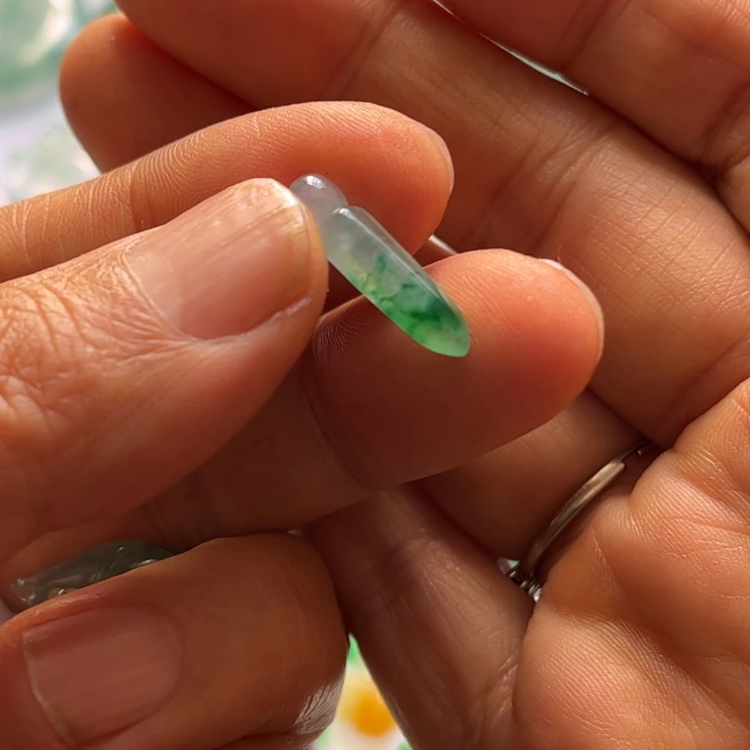 定制翡翠未镶嵌剑