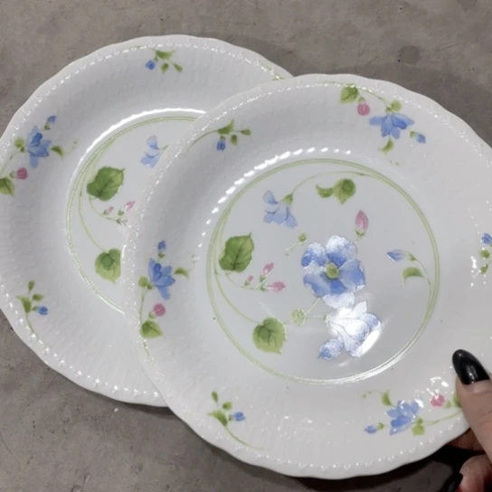 鲸**宝瓷器和家具艺术作品多次展出获奖