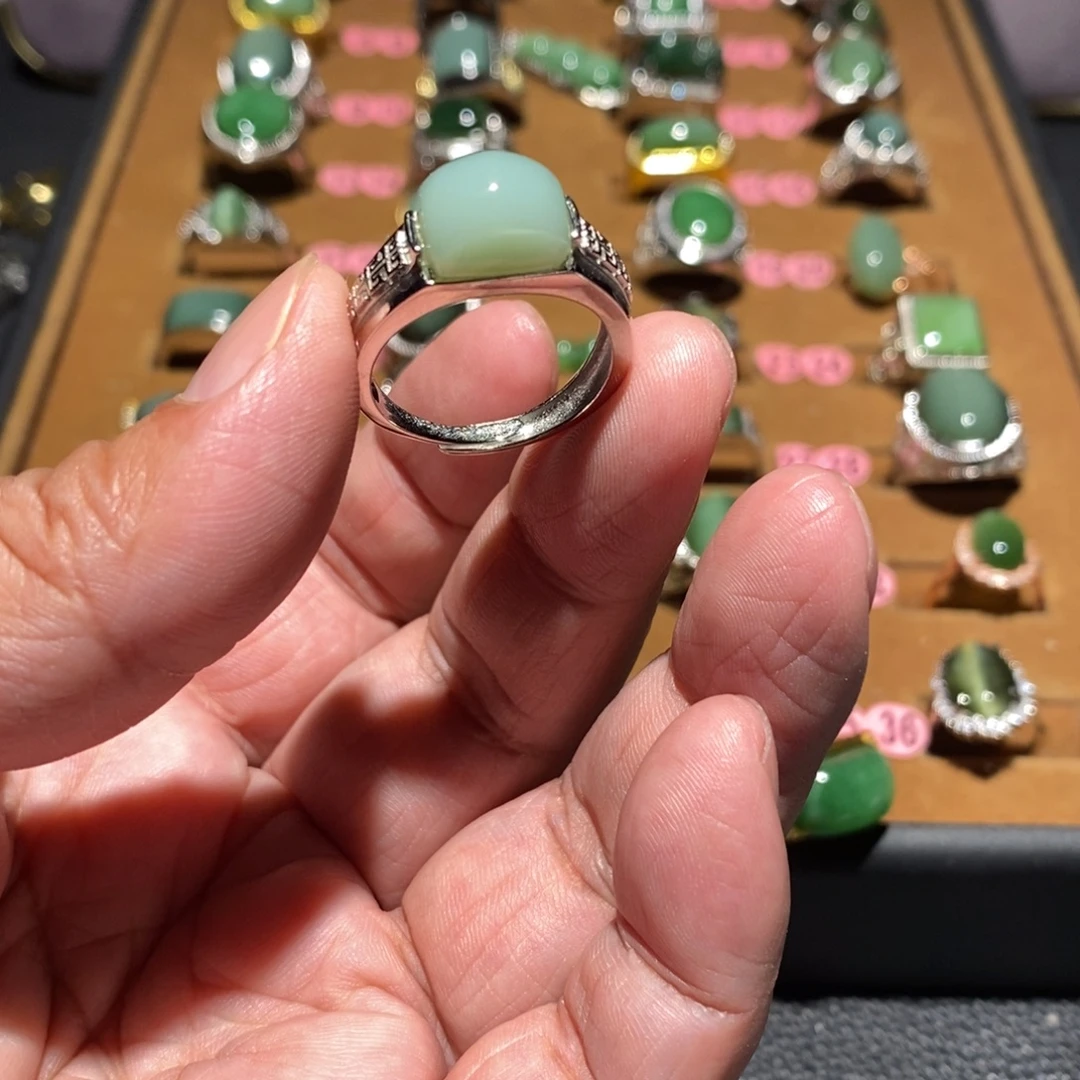 和田玉未镶嵌戒指