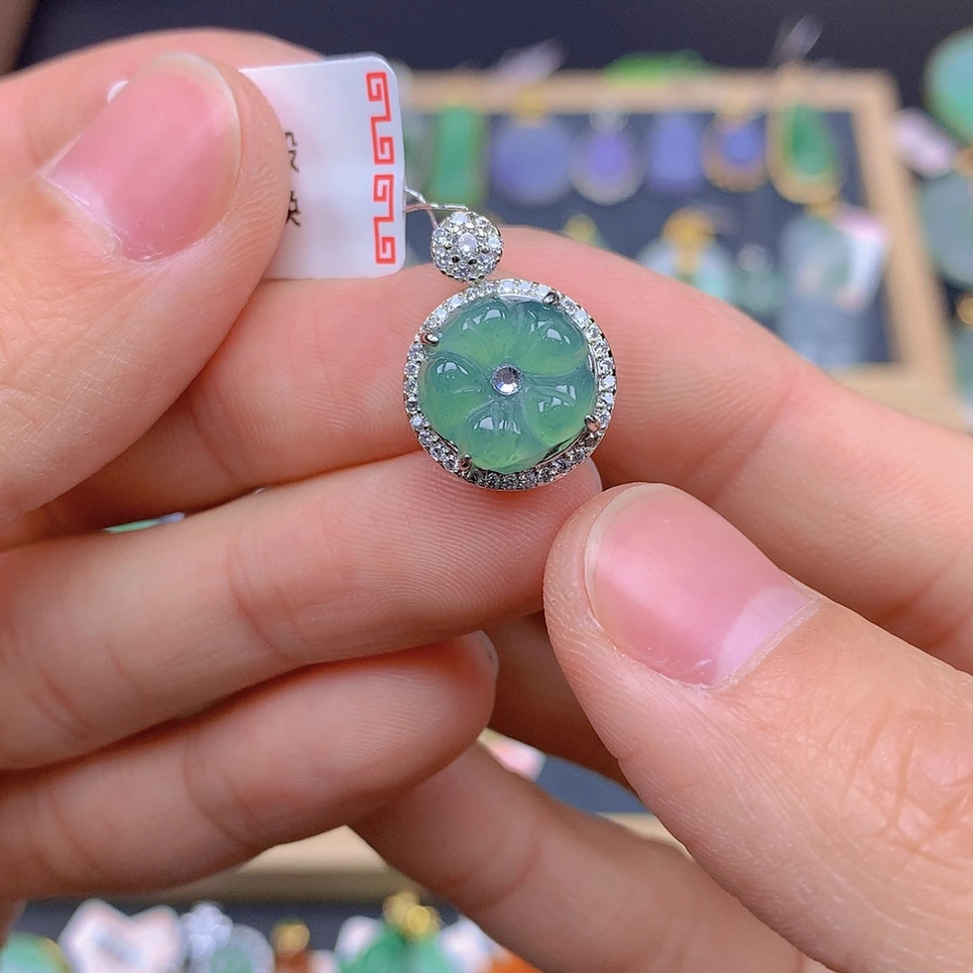 翡翠颈饰未镶嵌翡翠