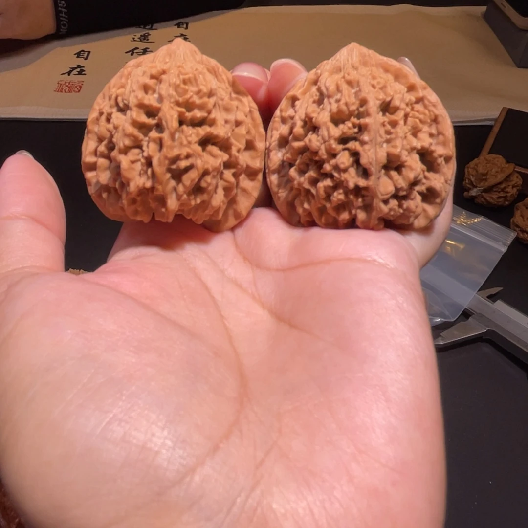 把件文玩核桃霸***桃42s满天星